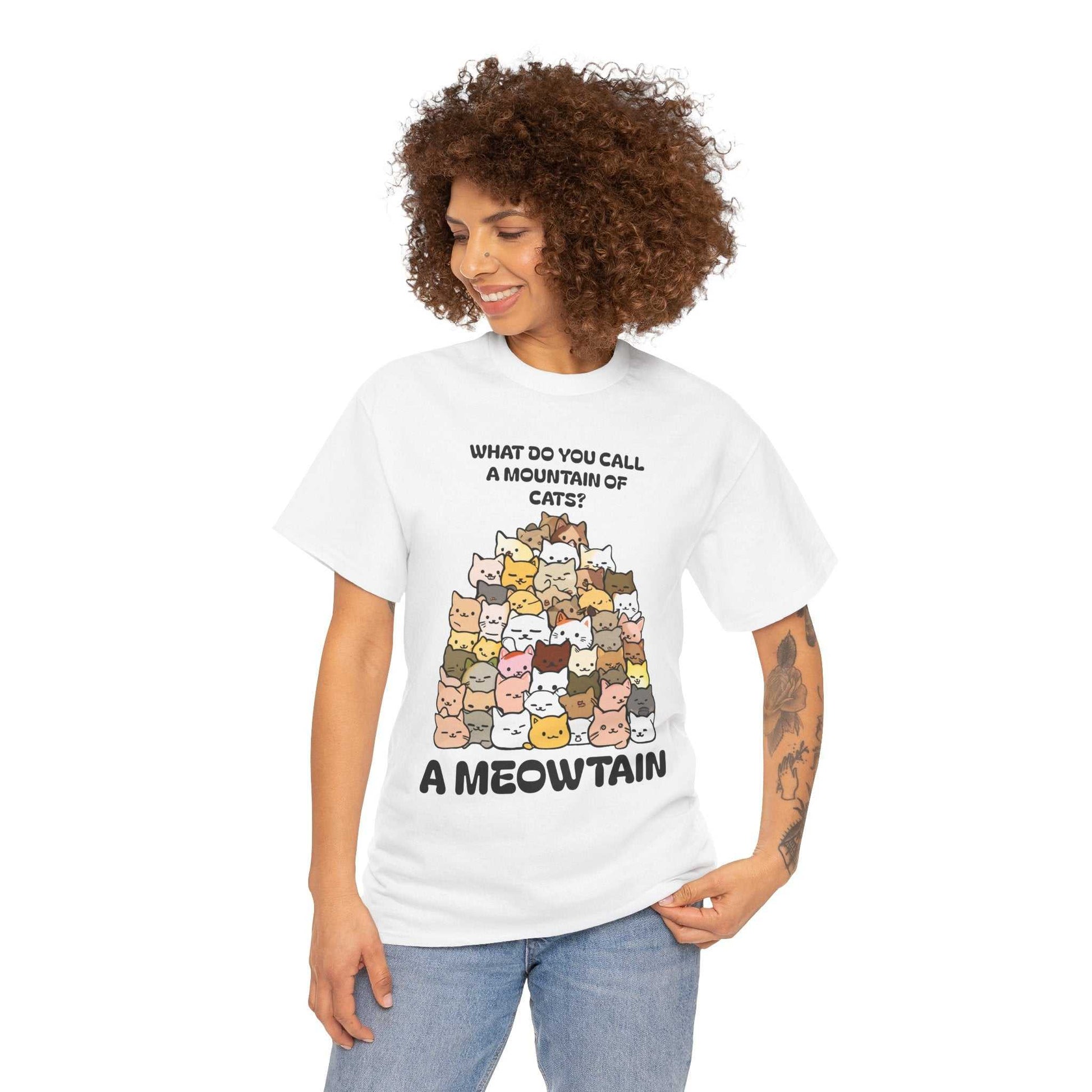 A Meowtain! Funny Cat Pile T-Shirt – Cute Kitty Graphic Tee