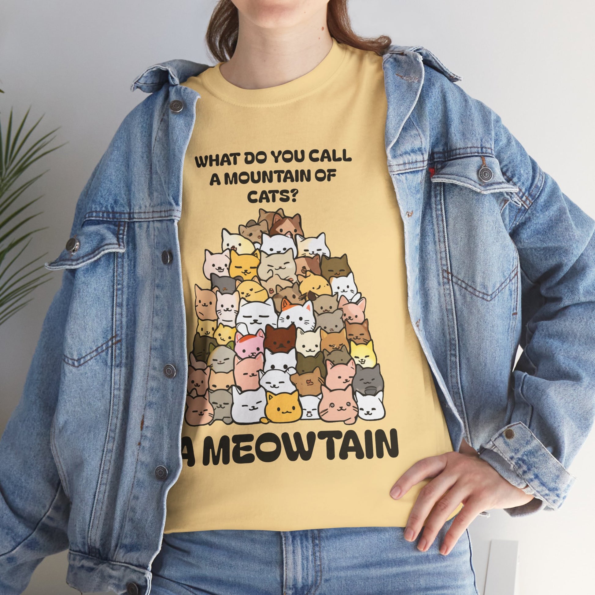 A Meowtain! Funny Cat Pile T-Shirt – Cute Kitty Graphic Tee