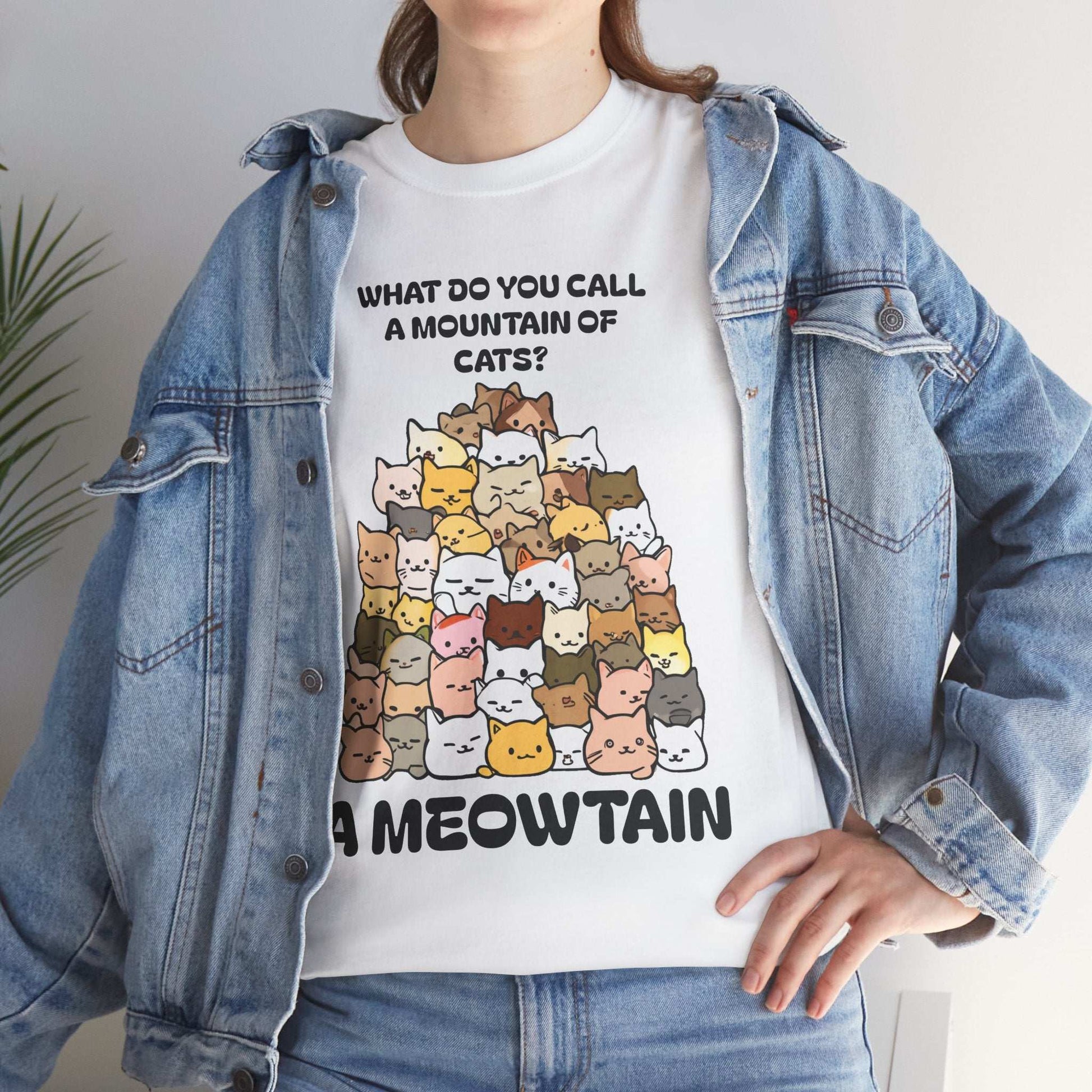 A Meowtain! Funny Cat Pile T-Shirt – Cute Kitty Graphic Tee